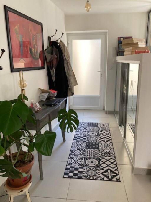 Loft Au Coeur De Nimes Apartment Luaran gambar