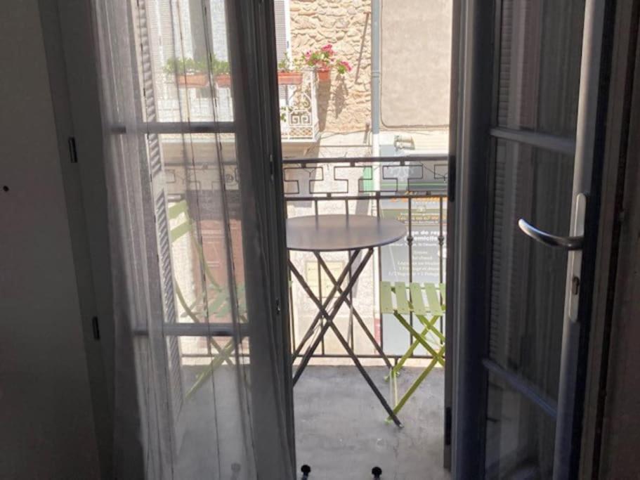 Loft Au Coeur De Nimes Apartment Luaran gambar
