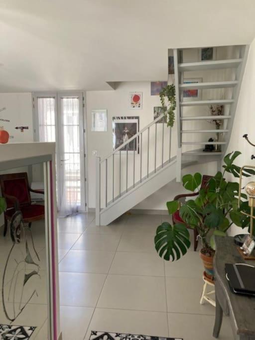 Loft Au Coeur De Nimes Apartment Luaran gambar